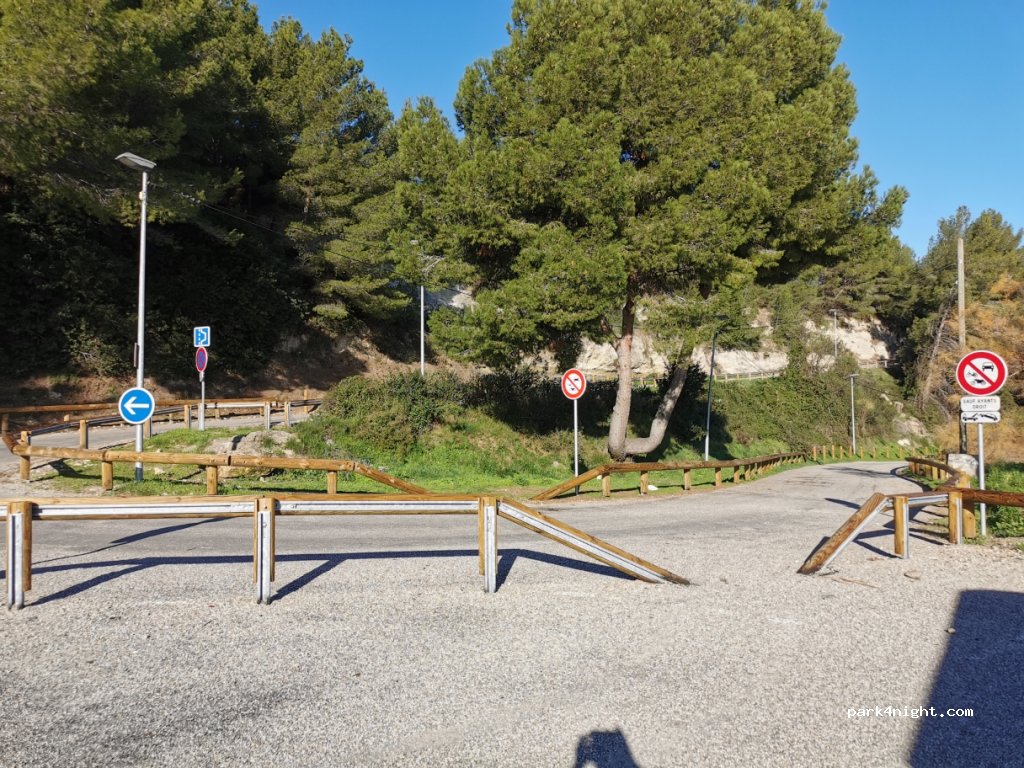 (13800) Istres - 3 Allée du Sonaillon — foto