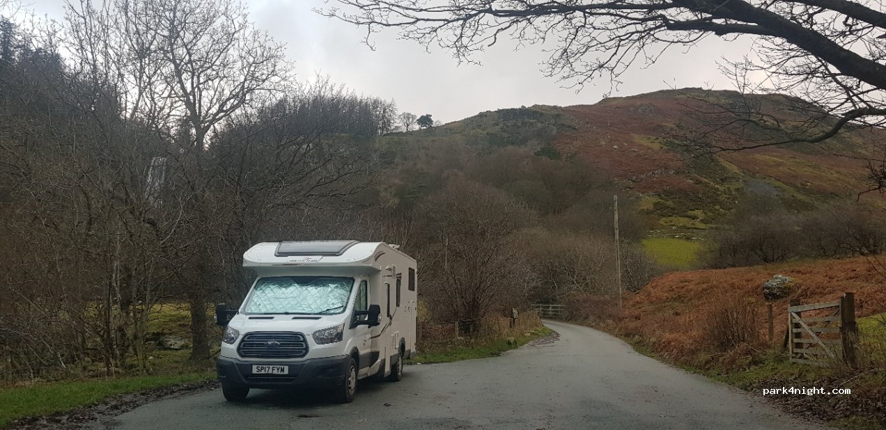(SY10 0BZ) Llanrhaeadr-ym-Mochnant - Unnamed Road — foto