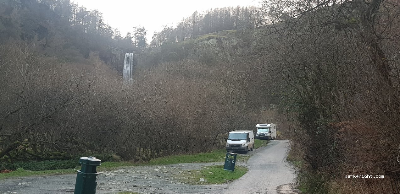 (SY10 0BZ) Llanrhaeadr-ym-Mochnant - Unnamed Road — foto 2
