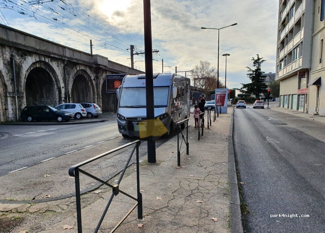 (30000) Nîmes - 28 Boulevard Sergent Triaire — foto 3