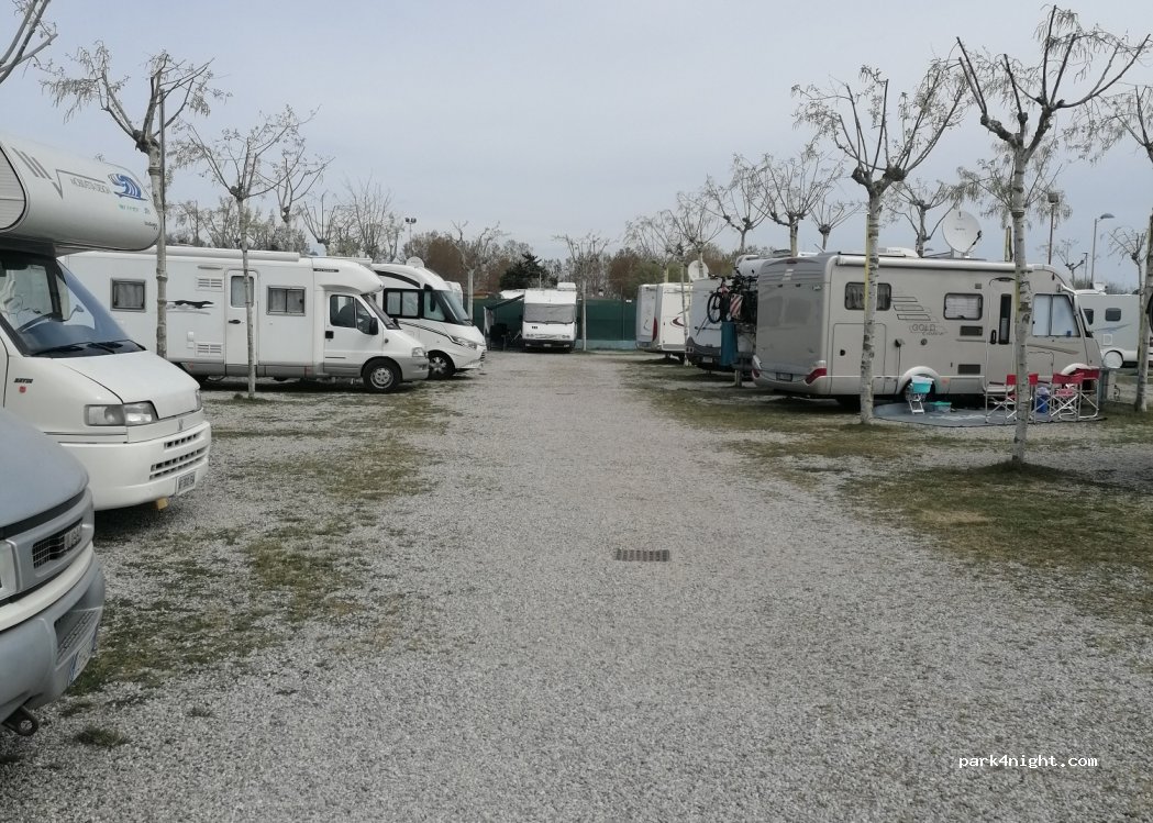 area sosta camper 2 palme — foto 2