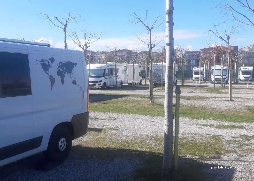 area sosta camper 2 palme — foto 4