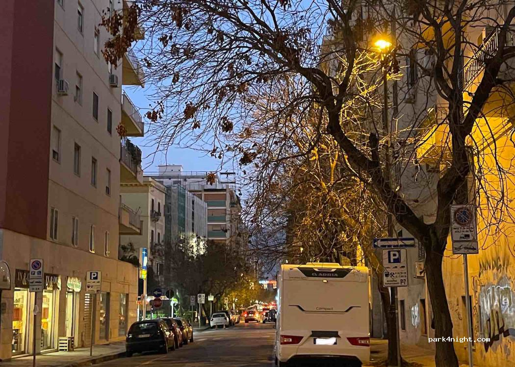 (90141) Palermo - 1 Piazza Goffredo Mameli — foto