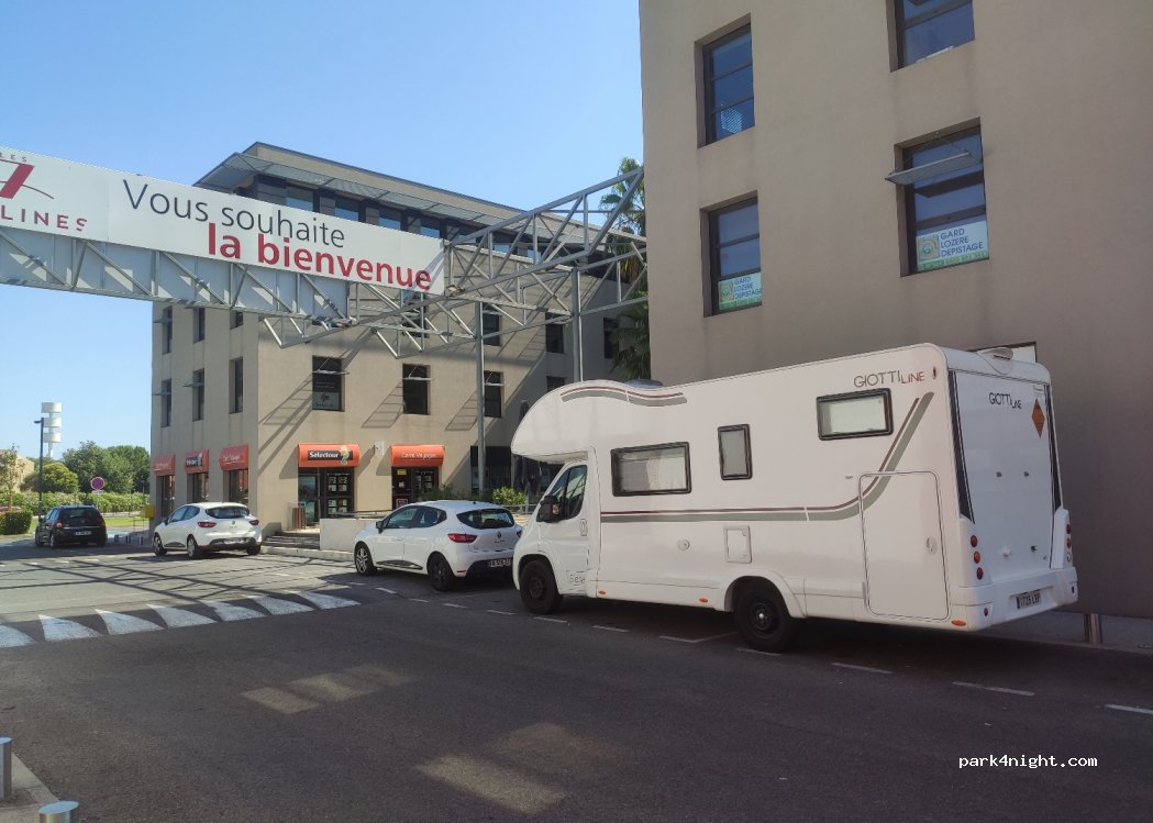 (30900) Nîmes - 42 Rue du Forez — foto