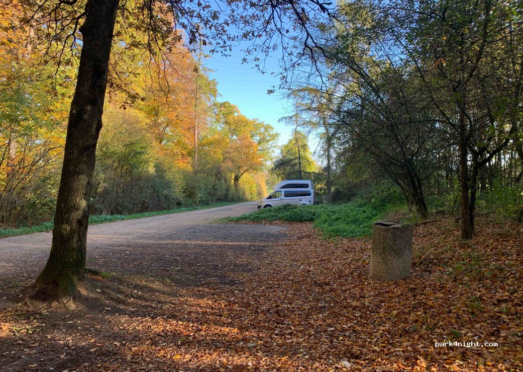 Parkplatz Tomburg — foto 3