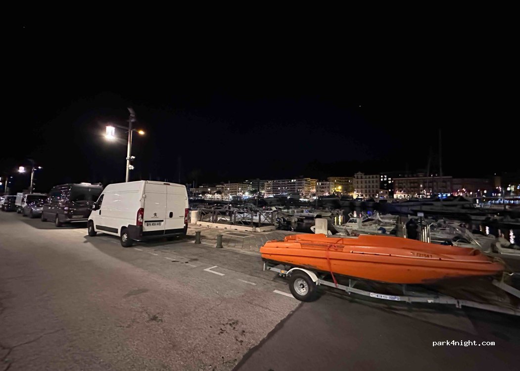 (06300) Nice - 6161 Quai des Docks — foto 3