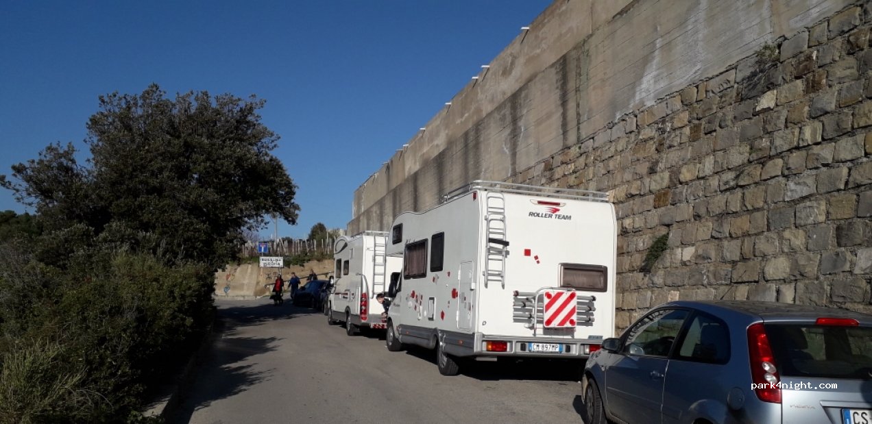 (18038) Sanremo - 94 Via Bussana Vecchia — foto