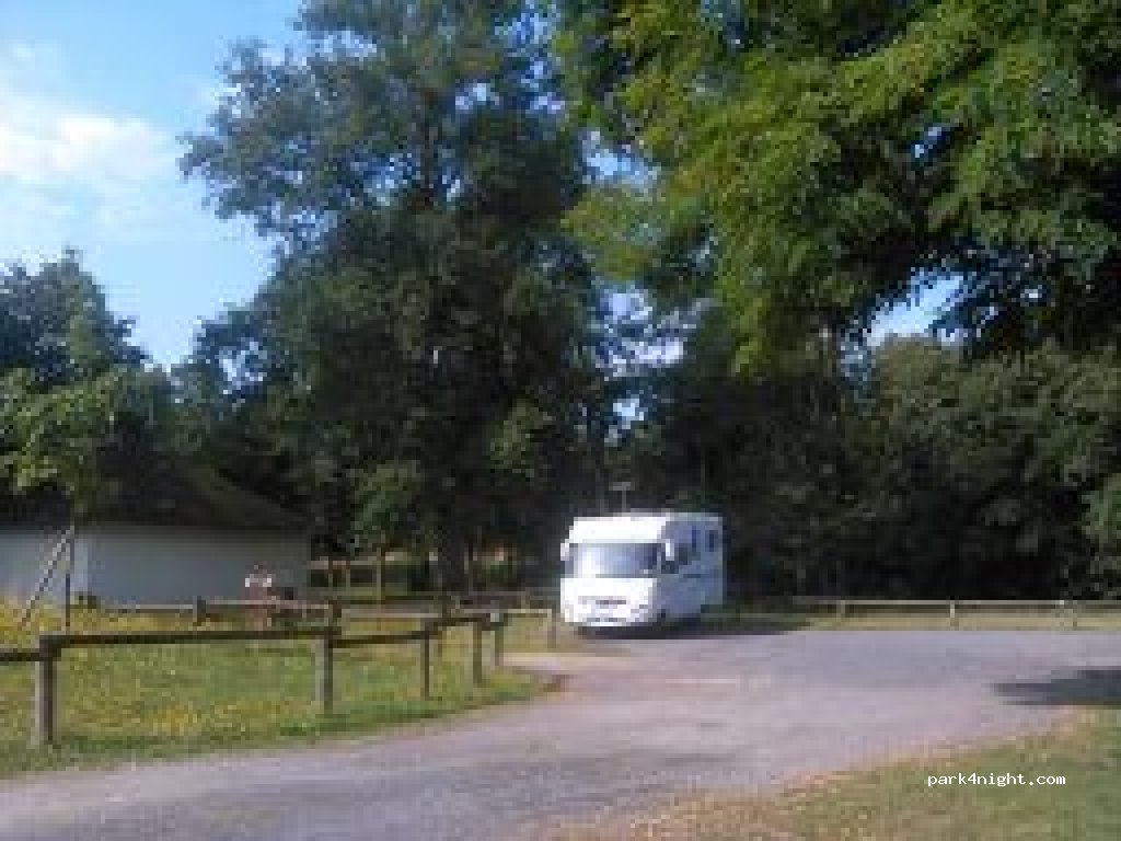(37270) Montlouis-sur-Loire - 3-5 Allée du Parc — foto