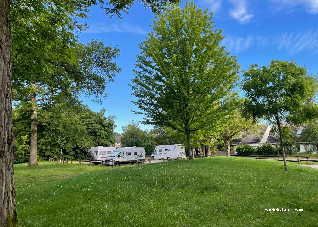 (37270) Montlouis-sur-Loire - 3-5 Allée du Parc — foto 4