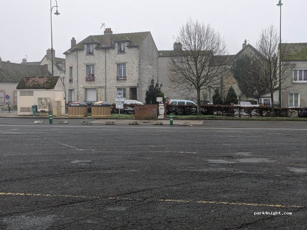 Parkplatz Quai Saint Nicolas — foto
