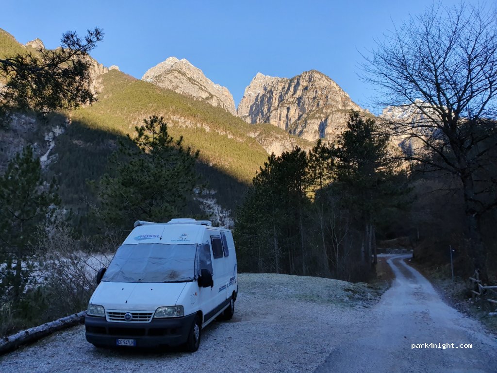 (33080) Claut - Unnamed Road — foto