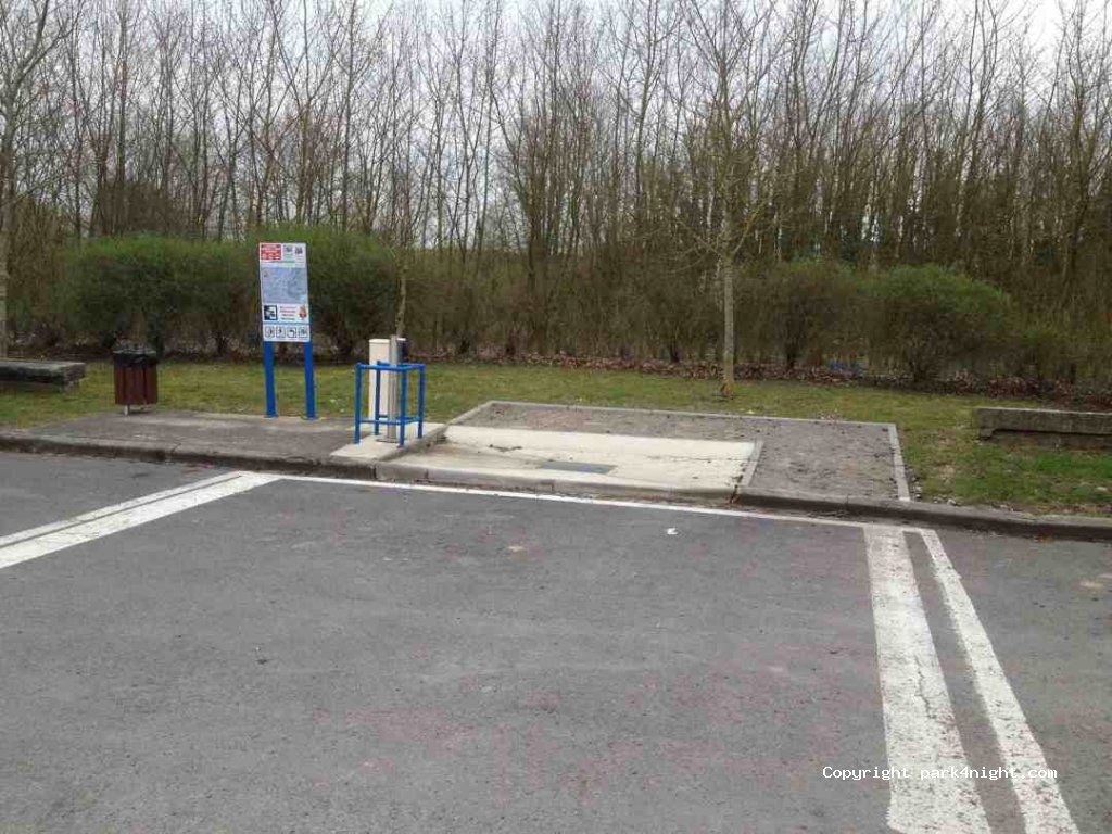 (59159) Marcoing - Place de la Gare — foto