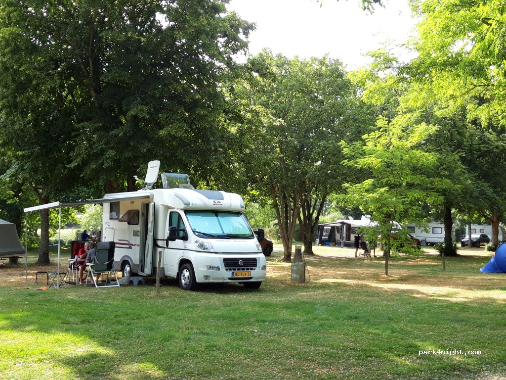 Camping Des 2 Rives — foto