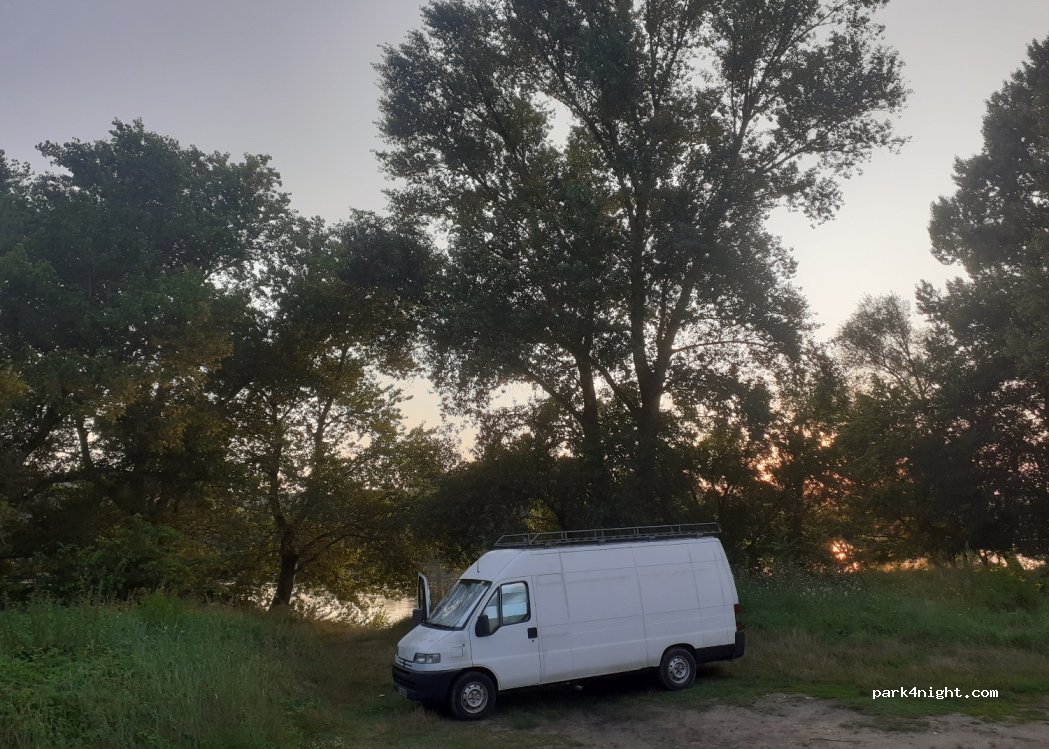 (45250) Briare - Unnamed Road — foto