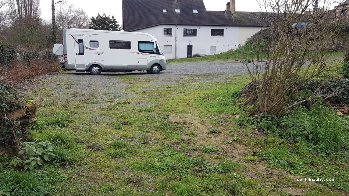 (72470) Champagné - 1B Rue Jacques Guède — foto 2