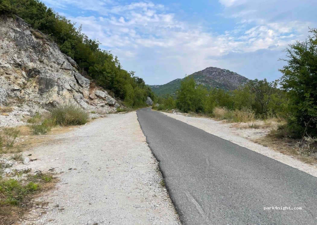 ()  - Unnamed Road — foto