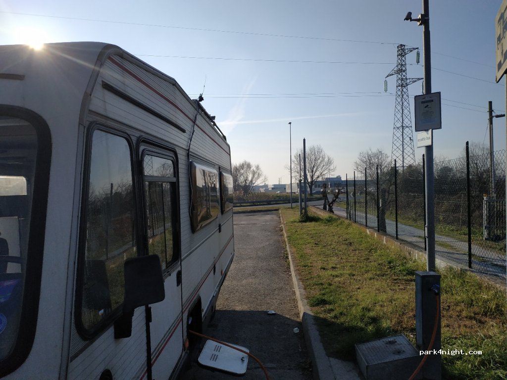 (61122) Pesaro - 29 Strada dei Cacciatori — foto