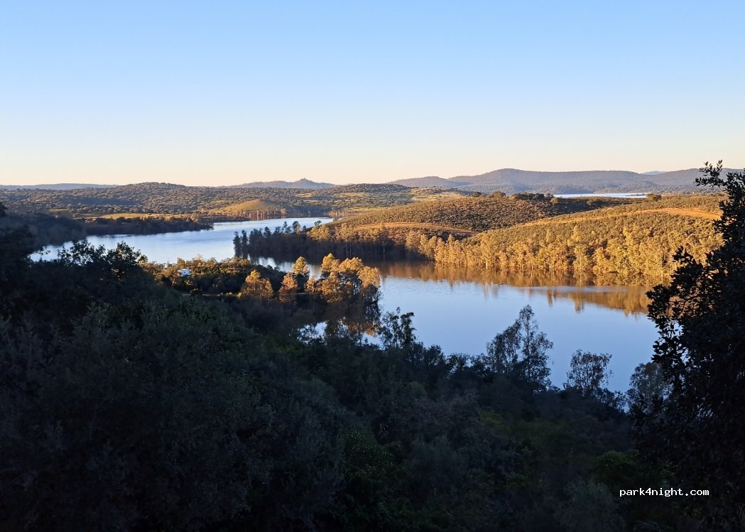 (06510) Alburquerque - Carretera del Pantano Peña Del Aguila — foto 3