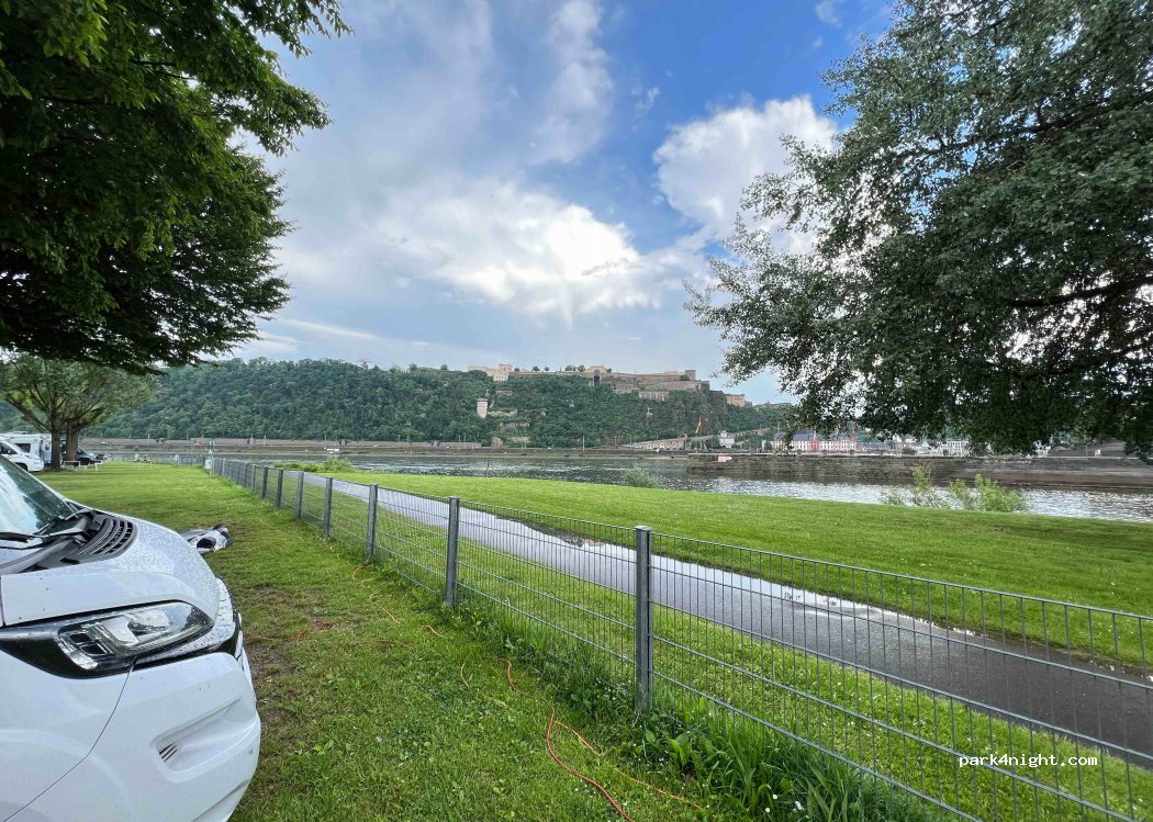 Wohnmobilstellplatz Camping Knaus RHEIN-MOSELBLICK — foto 2
