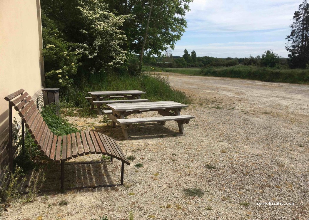 (50580) Denneville - 6 Place Saint-Marcouf — foto 2