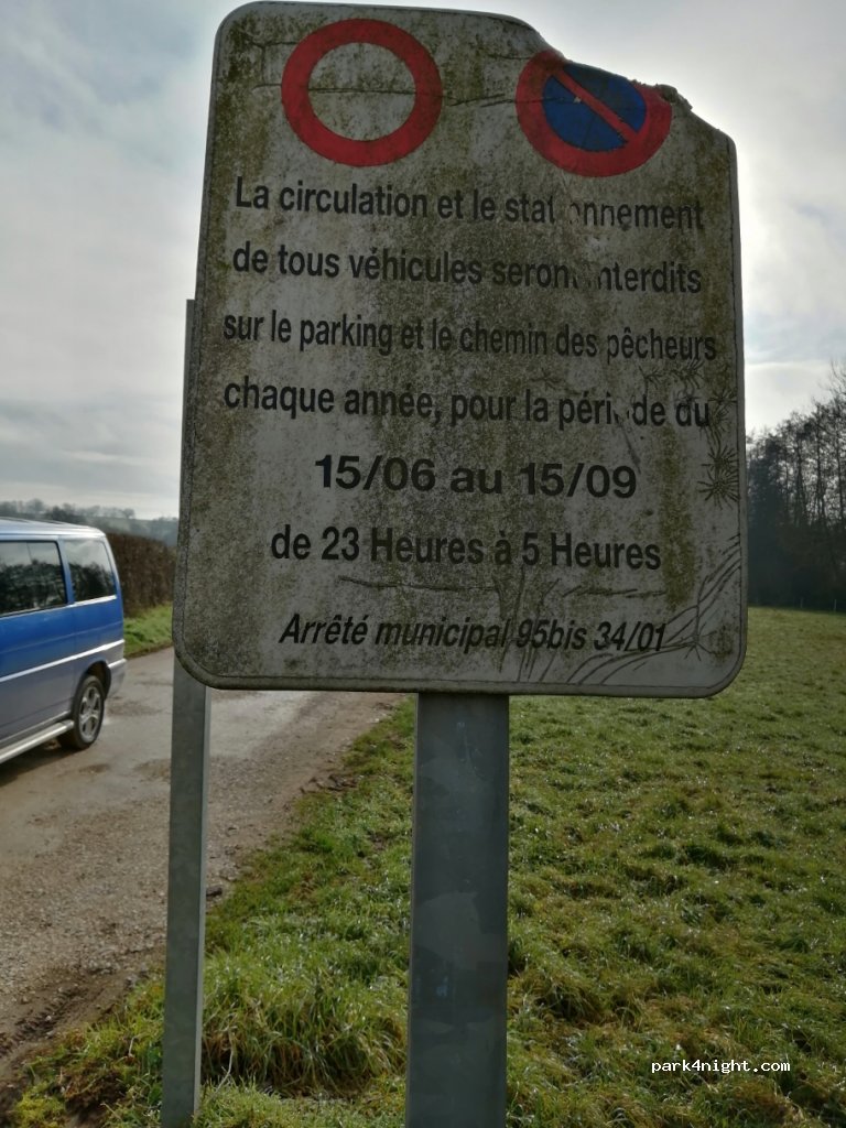 (21230) Arnay-le-Duc - Unnamed Road — foto