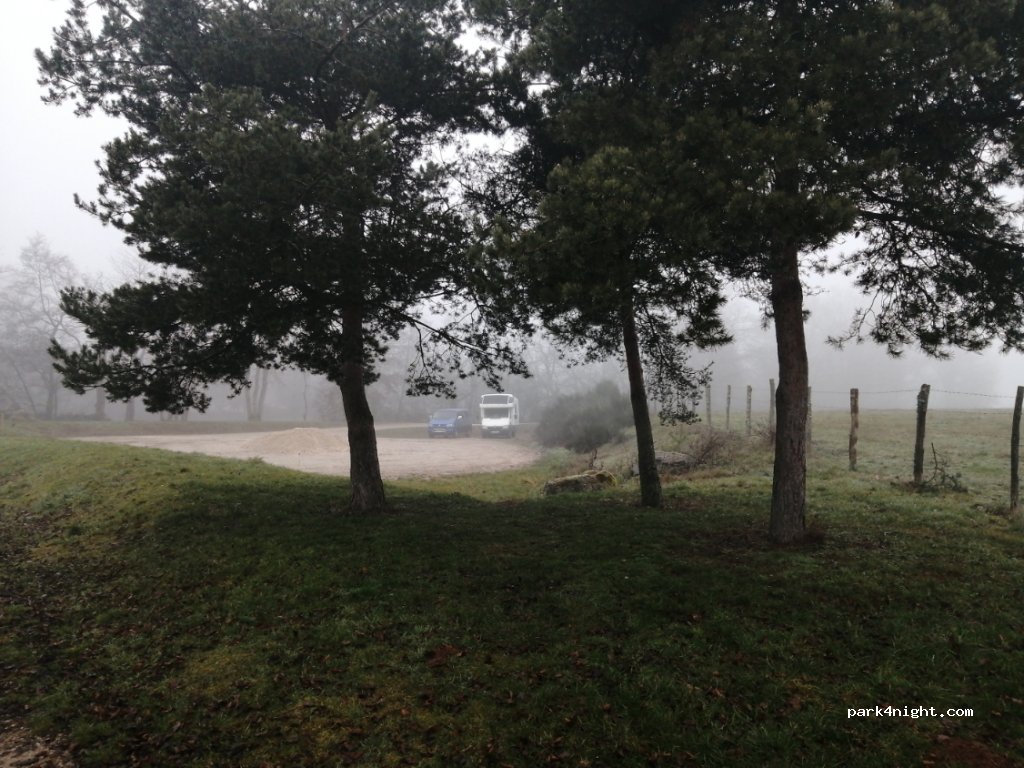 (21230) Arnay-le-Duc - Unnamed Road — foto 2