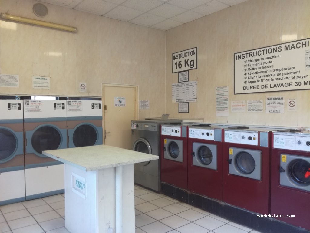 (83400) Hyères - 23 Avenue Jean d'Agrève — foto