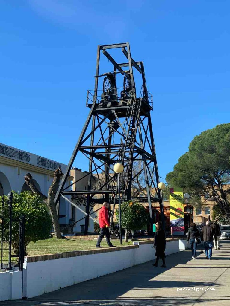 (21660) Minas de Riotinto - s/n Plaza Ernest Lluch — foto 2