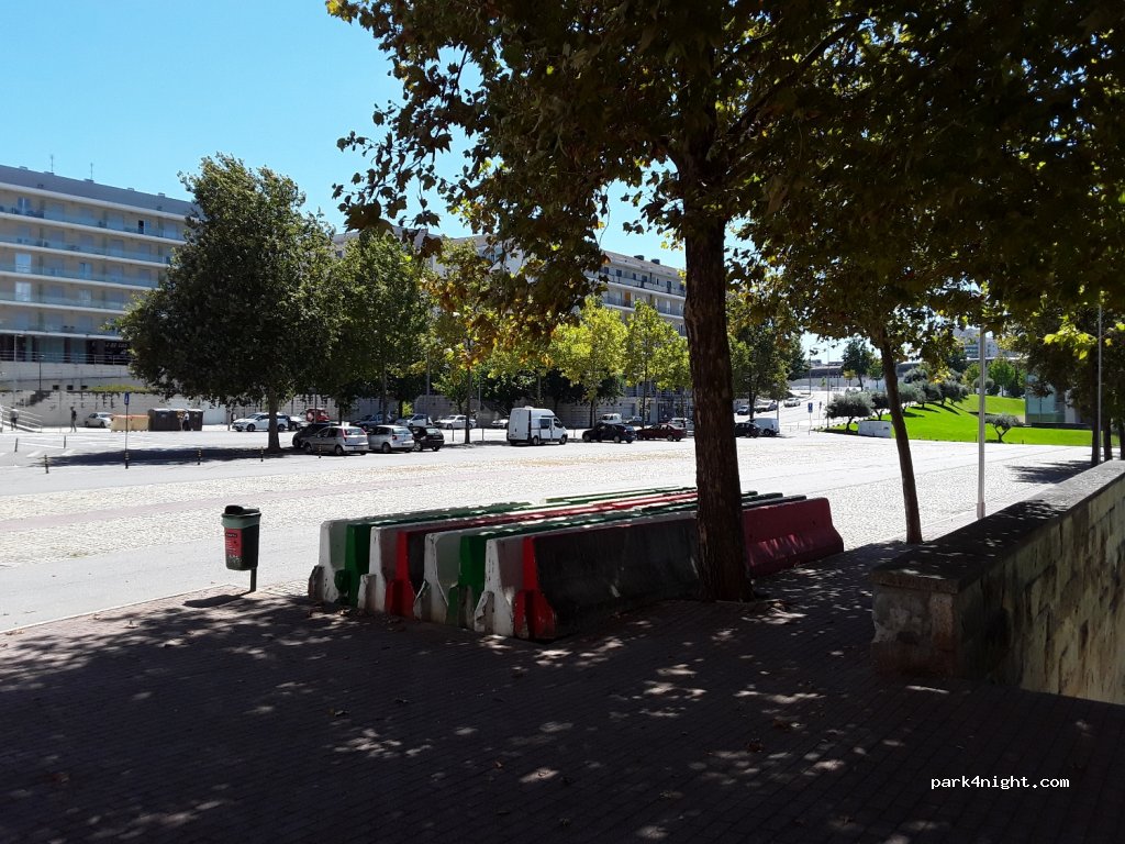 (5000-542) Vila Real - Rua Actor Ruy de Carvalho — foto 2