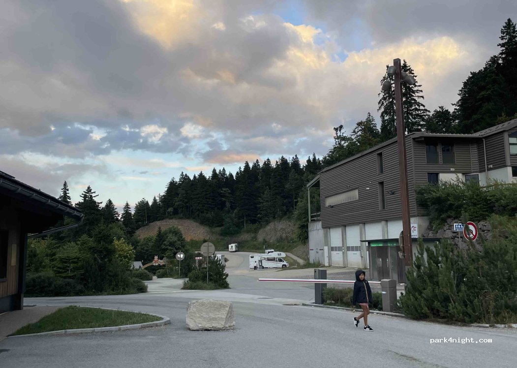 (01170) Gex - 8243 Route de la Faucille — foto