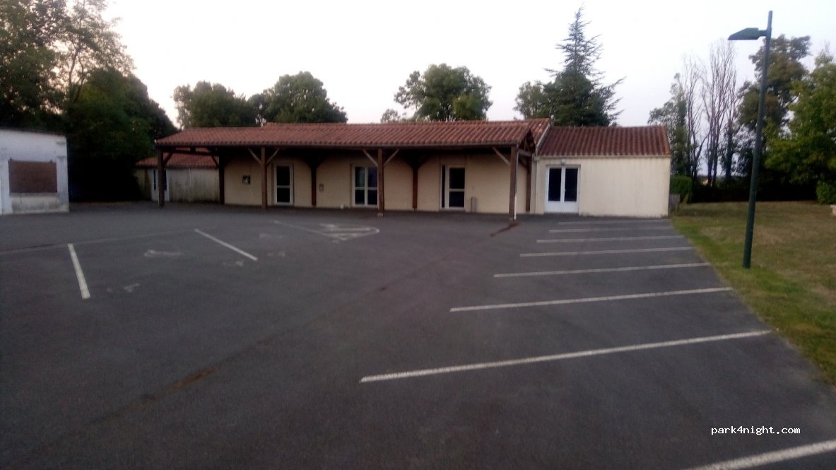(85210) Saint-Juire-Champgillon - 4 Rue du Stade — foto 2