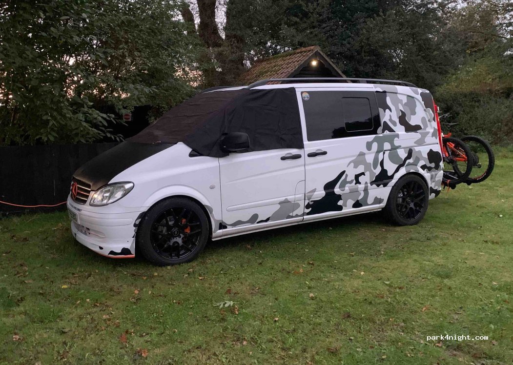 Low House Touring Caravan Centre — foto