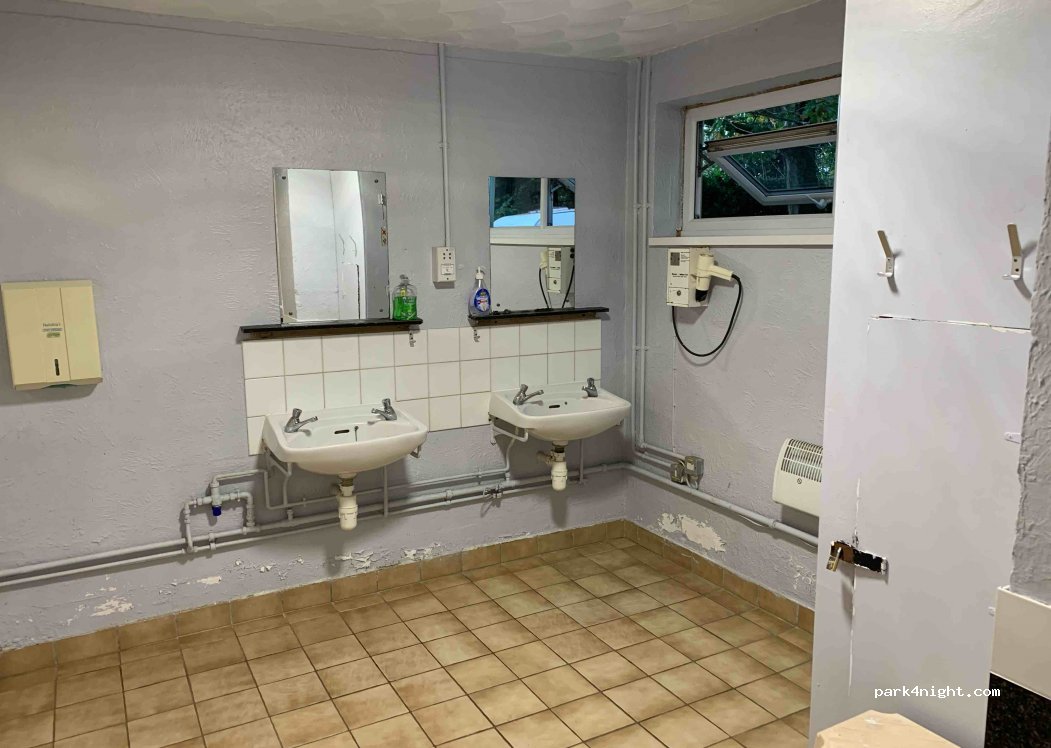Low House Touring Caravan Centre — foto 3