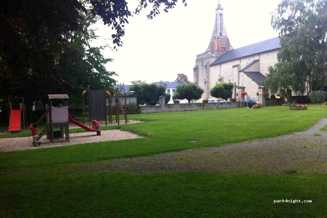 (23320) Saint-Vaury - Place de l'Église — foto 2