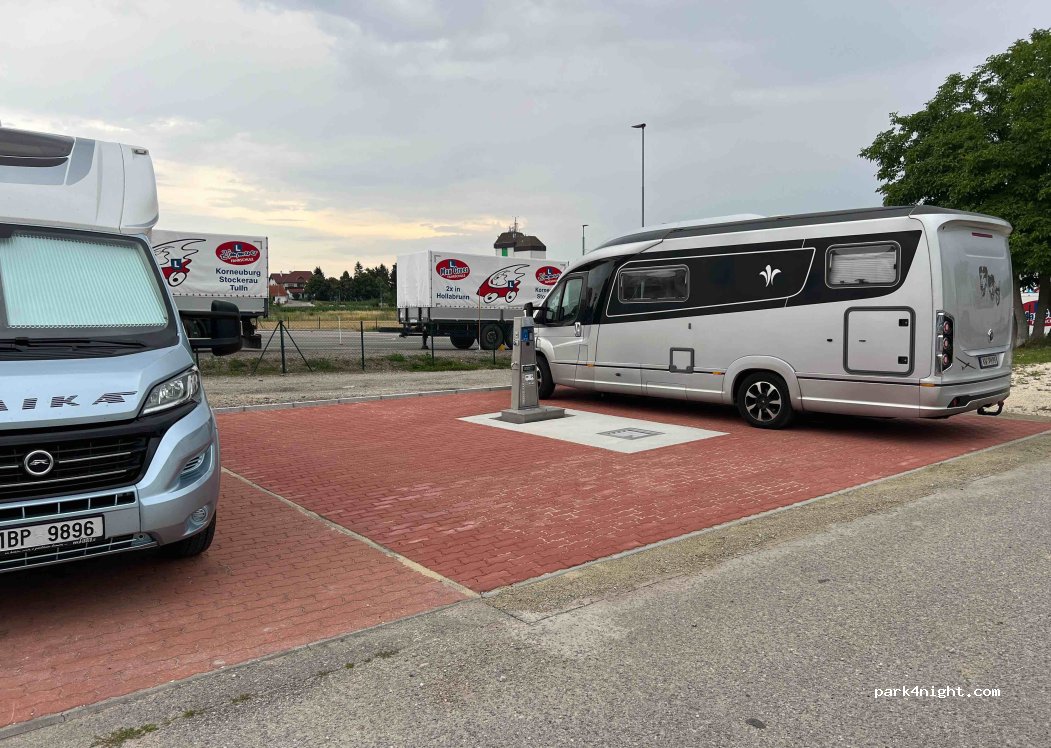 Parkplatz Hollabrunn — foto 3