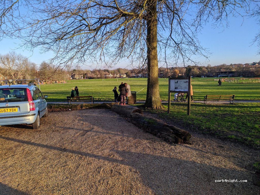 (RH16 2EB) Lindfield - 1 Backwoods Lane — foto