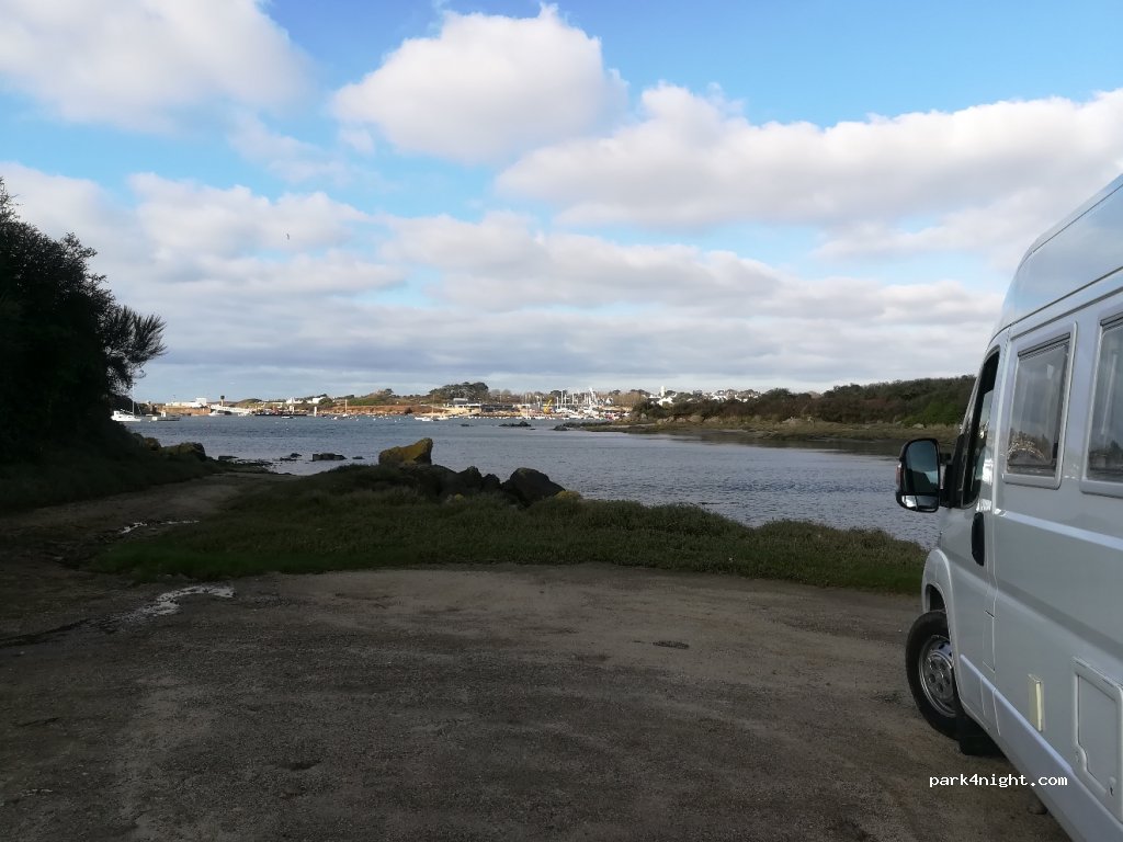 (29810) Lampaul-Plouarzel - 24 Rue du Vieux Port — foto 2