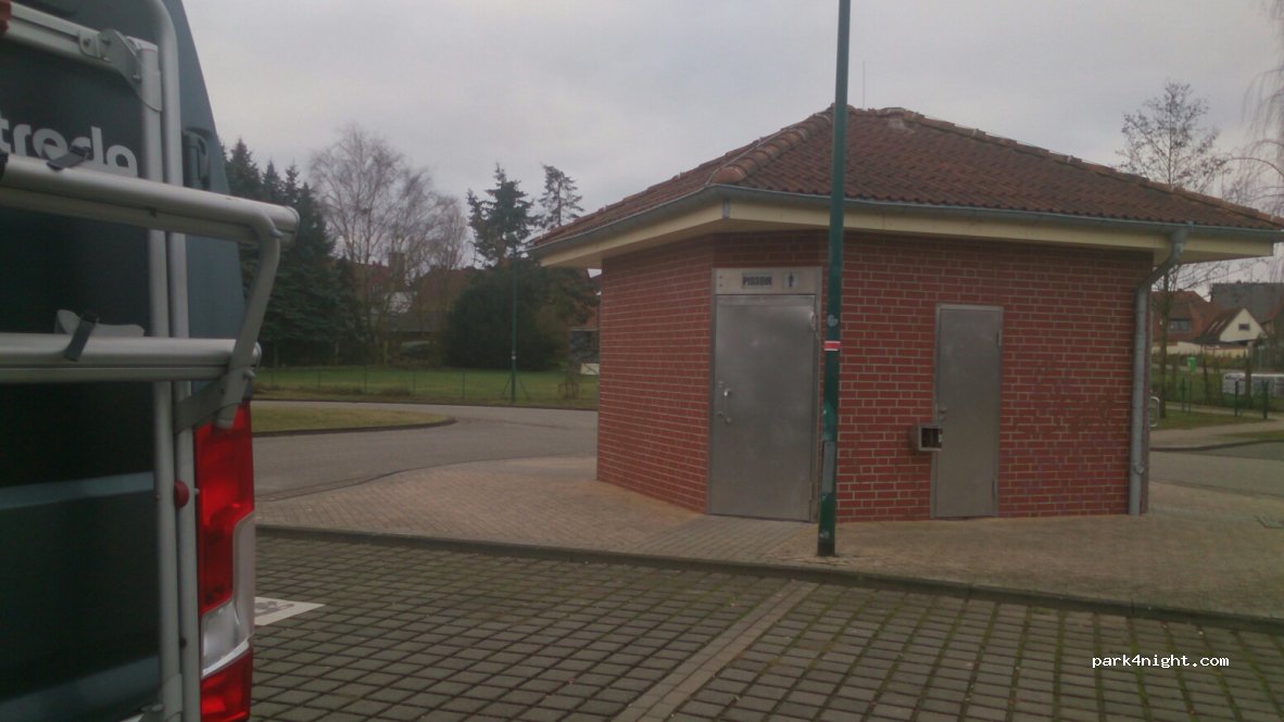 Parkplatz Teichstraße Hagenow — foto 2