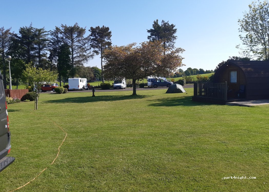 Five Roads Caravan Park — foto