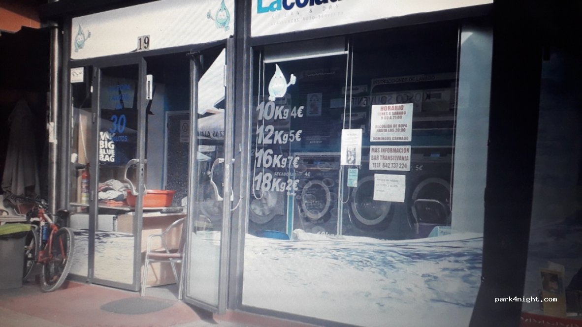 (11300) La Línea de la Concepción - 25 Avenida Veinte de Abril — foto