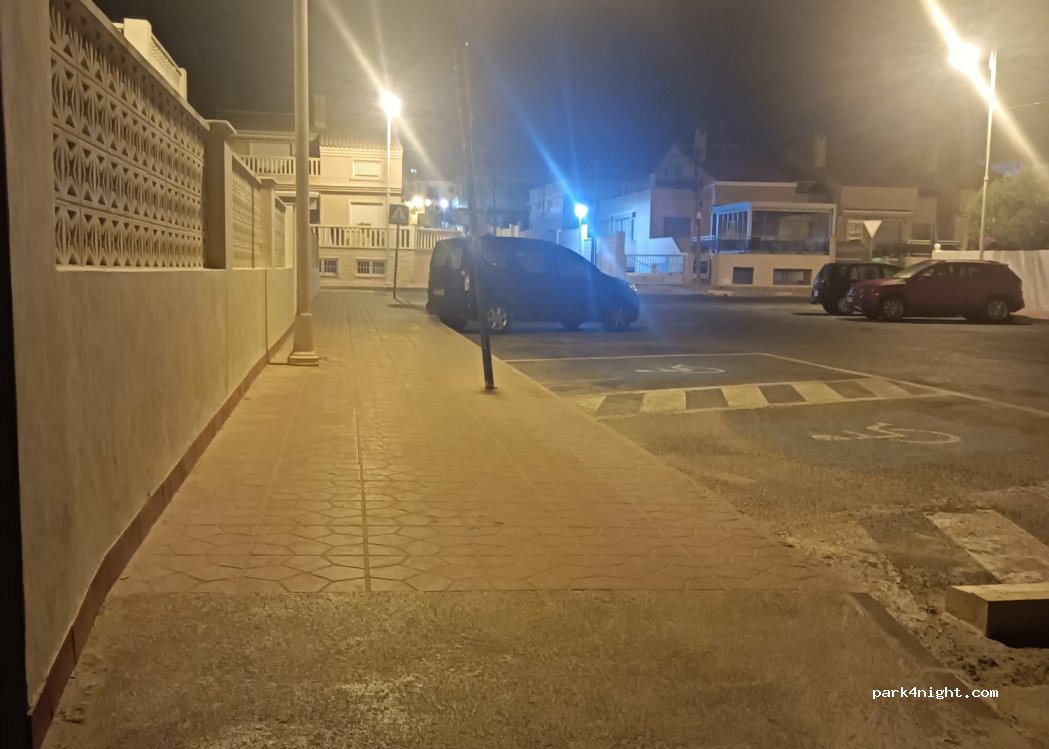 (03140) Guardamar del Segura - 47 Avenida de la Llibertat — foto