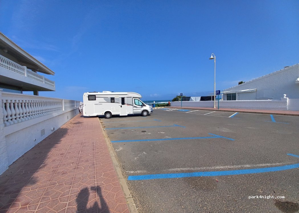 (03140) Guardamar del Segura - 47 Avenida de la Llibertat — foto 3
