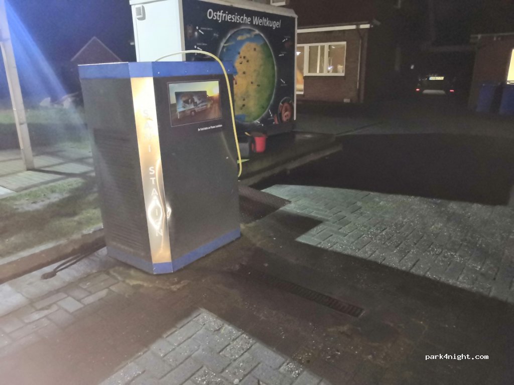 Free gas station Poppinga — foto