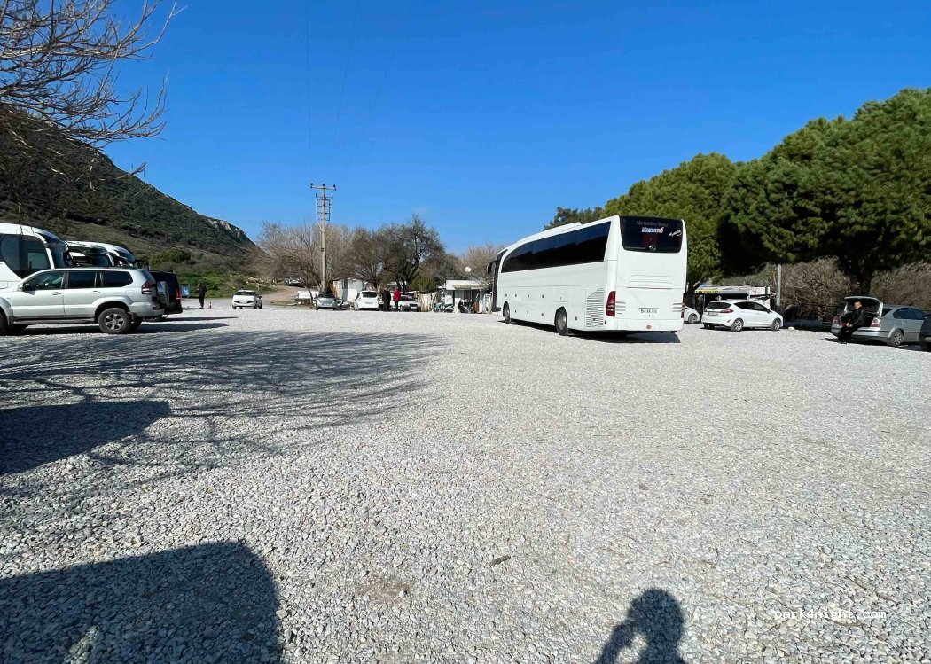 (35920)  - 15 Meryem Ana Yolu — foto 2