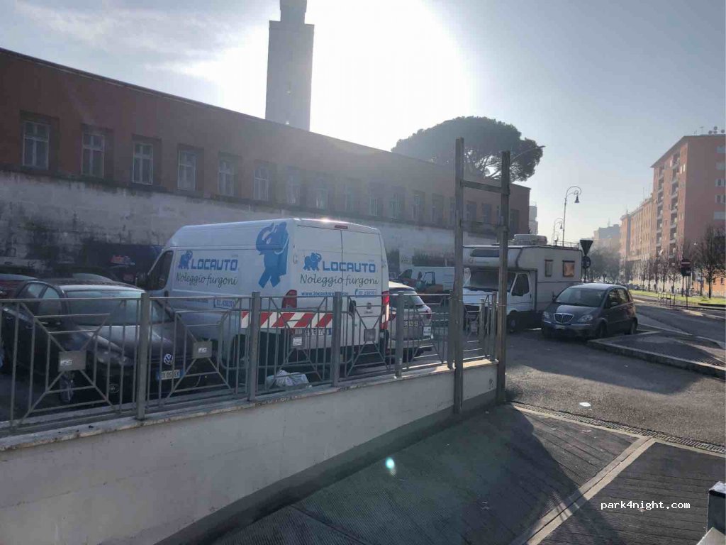 (00195) Roma - 1000 Viale Angelico — foto 2