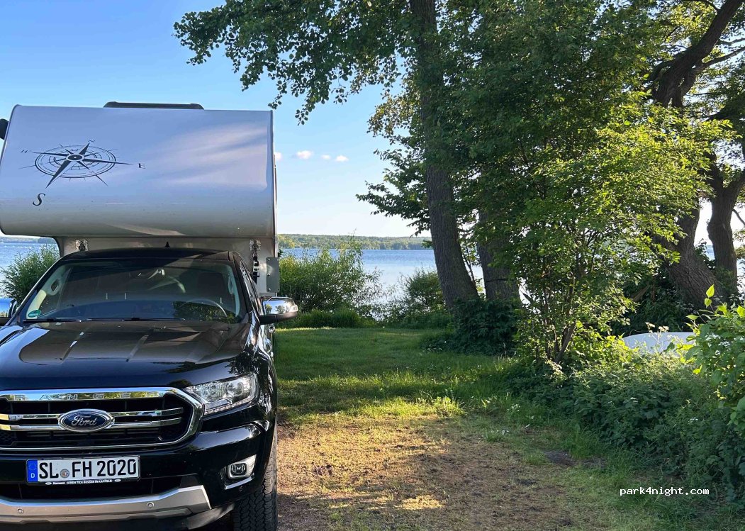 Wohnmobil Stellplatz vor dem Campingplatz Spitzenort — foto 4