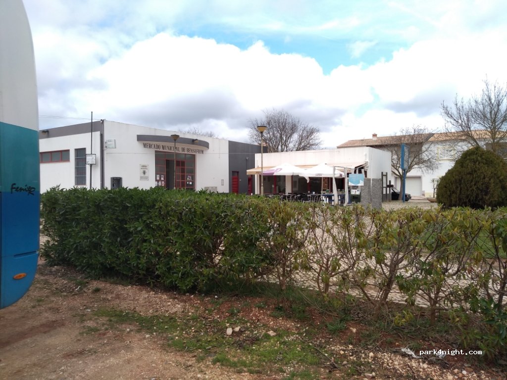 (8600) Bensafrim - 23 Rua João de Deus — foto