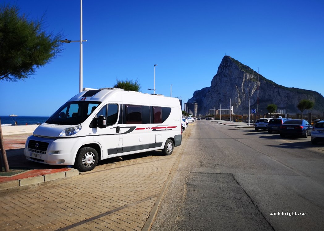 (11300) La Línea de la Concepción - 230 Avenida Príncipe de Asturias — foto 2