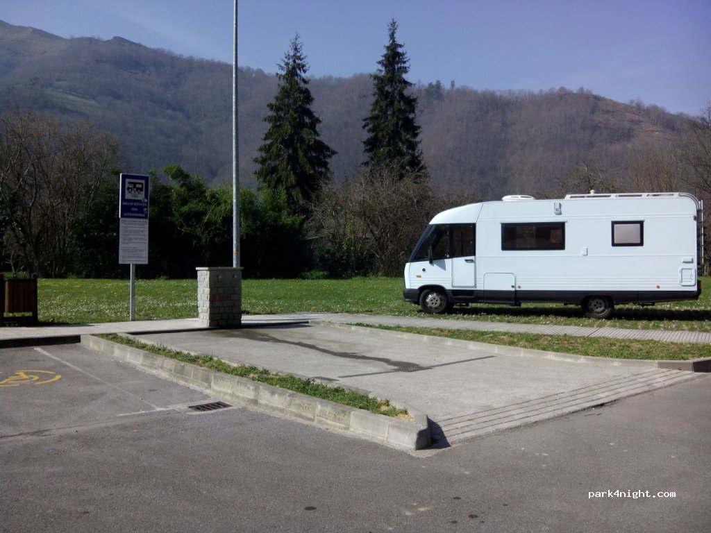 (33989) Pola de Laviana - Calle José M. Díaz G. Jove — foto 2