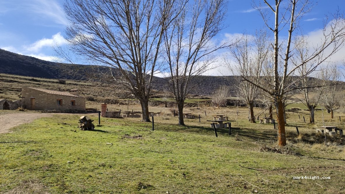 (44157) Hinojosa de Jarque - Calle Alta — foto